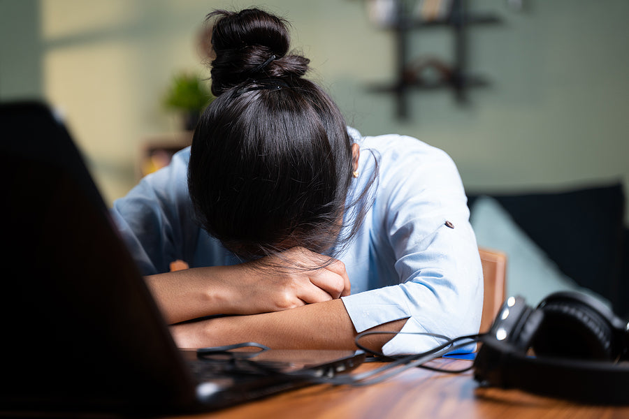4 Major Signs Of Burnout & How To Regain Energy Back