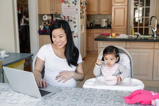 Thoughtful Gifts You Can Get For New And Pregnant Moms